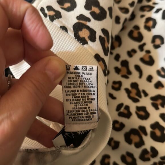 if it were me. L White Tan Black Leopard Animal Print Fleece Inner Crewneck Top - Picture 11 of 12